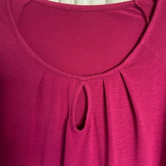 Size-m So Cute Fuchsia Pink Shirt W/o Tags, Pleats& Hole@neckline, Short/sleeve - Picture 10 of 11